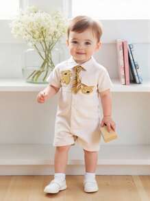 男宝宝夏季可爱绅士熊图案口袋短袖连体衣，配有可拆卸领带 - 卡其色 - 查看 3