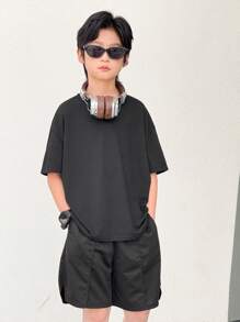 SHEIN 2pcs/Set Tween Boys Casual Black Summer City Break Solid Color Loose Comfy Short Sleeve T-Shirt And Shorts Set,Suitable For School,Daily Wear,Sports - Black - View 4