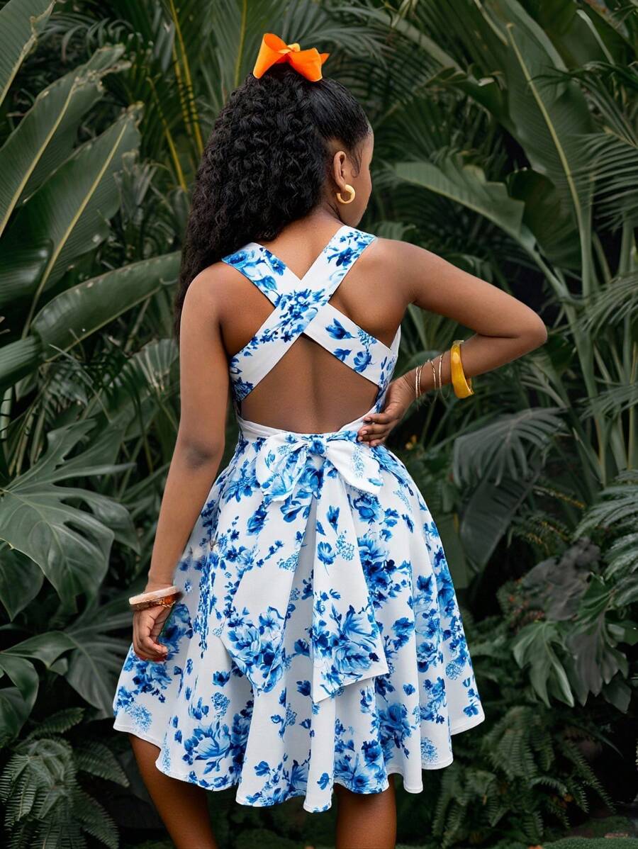 Tween Girl's Backless Bowknot Ditsy Floral Halter Sleeveless Dress Girls Open Back Dress - Blue - View 1
