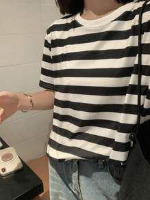 DAZY Camiseta de mujer de cuello redondo con rayas, bordado y lazo, manga corta a rayas, ropa de vuelta al colegio - Negro - Ver 3