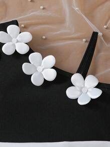 SHEIN 新生女婴时尚可爱花朵装饰服装、细肩带背心和短裤 2 件套