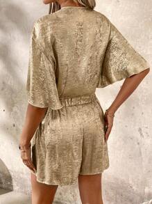 SHEIN Clasi Bộ 2 món áo cổ chữ V xoắn phủ vàng + quần short đồng bộ, trang phục thường ngày mùa hè dành cho nữ - Vàng - Xem 3