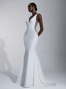 Elitara 优雅简约白色手工水钻装饰深 V 领露背性感网眼镶嵌美人鱼尾下摆晚礼服，适合婚礼、新娘 - 白色 - 查看 1