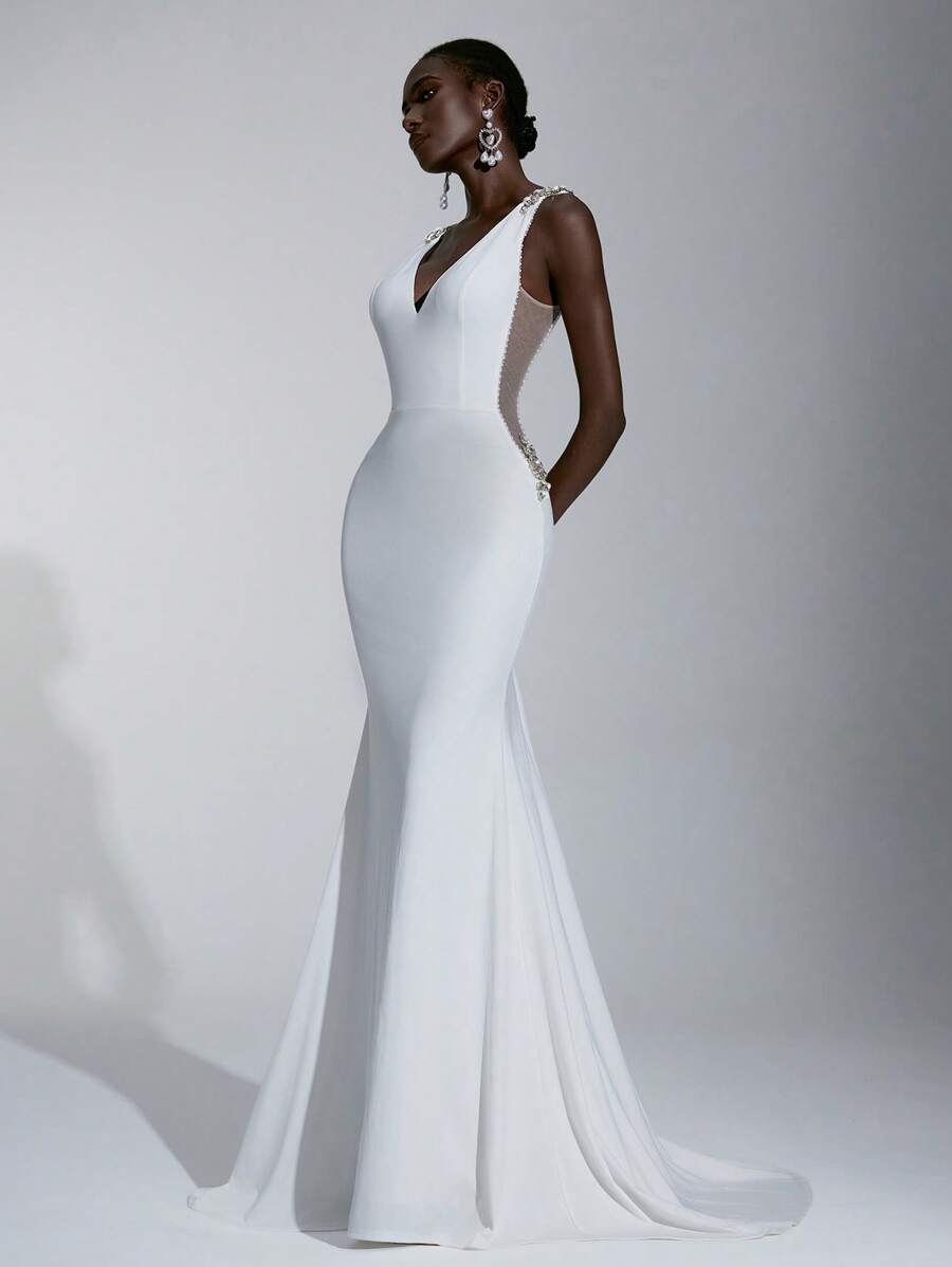 Elitara 优雅简约白色手工水钻装饰深 V 领露背性感网眼镶嵌美人鱼尾下摆晚礼服，适合婚礼、新娘 - 白色 - 查看 1