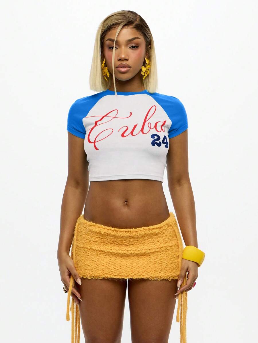 SUMWON WOMEN 复古棒球短款婴儿 T 恤，插肩款式，短款设计，夏季节日运动服，校队图案