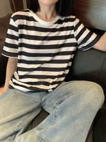 DAZY Camiseta de mujer de cuello redondo con rayas, bordado y lazo, manga corta a rayas, ropa de vuelta al colegio - Negro - Ver 4