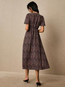 Poéselle Women's Minimalist Print V-Neck Short Sleeve Midi Dress