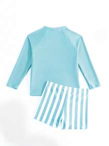 SHEIN 2 件套男童时尚休闲泳衣，条纹泳裤和纯色防晒上衣，适合游泳、海滩度假 - 青碧色 - 查看 2