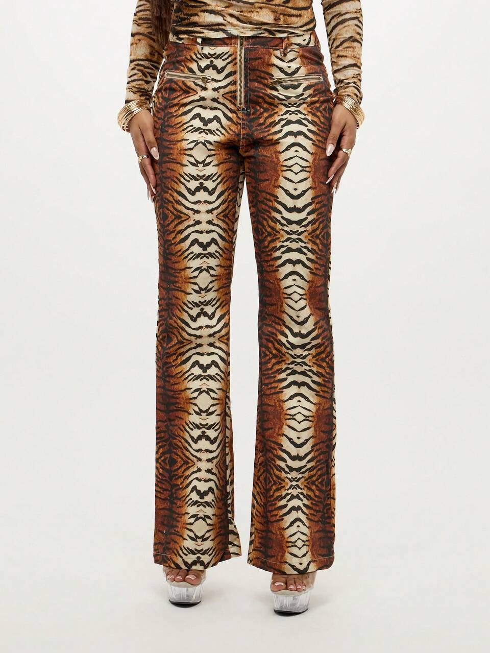 SUMWON WOMEN Jeans a gamba larga con stampa leopardata e tigre