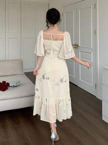 DAZY Valentinstag Chiffon Blumen Midi Kleid mit quadratischem Kragen, Rüschensaum und Volant für Frauen, Kleidung für den Schulanfang