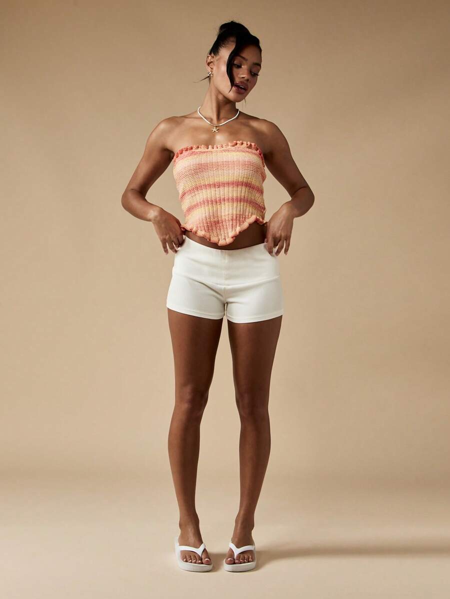 MISSGUIDED 高腰罗纹热裤花卉刺绣腰带夏季节日沙滩装舞蹈短裤 Y2K 时尚复古风格沙滩裤 - 白色 - 查看 1