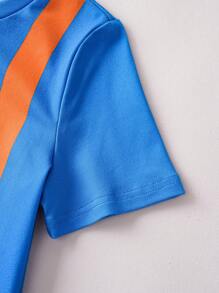 Blippi X SHEIN Ensemble 2 pièces avec t-shirt à manches courtes bleu casual avec imprimé de garçon de dessin animé et nœud papillon, et short ample