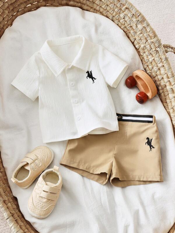 Conjunto de camisa branca de manga curta, shorts cáqui com cós elástico, casual versátil para verão, para meninos e meninas recém-nascidos