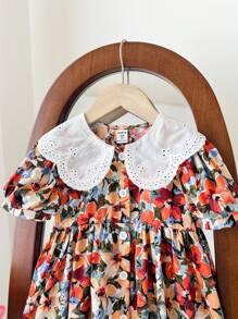 SHEIN LMoss Kids فستان كاجوال ضيق مع أكمام منتفخة مزخرف براعم الزهور المنسوج للفتيات الصغيرات