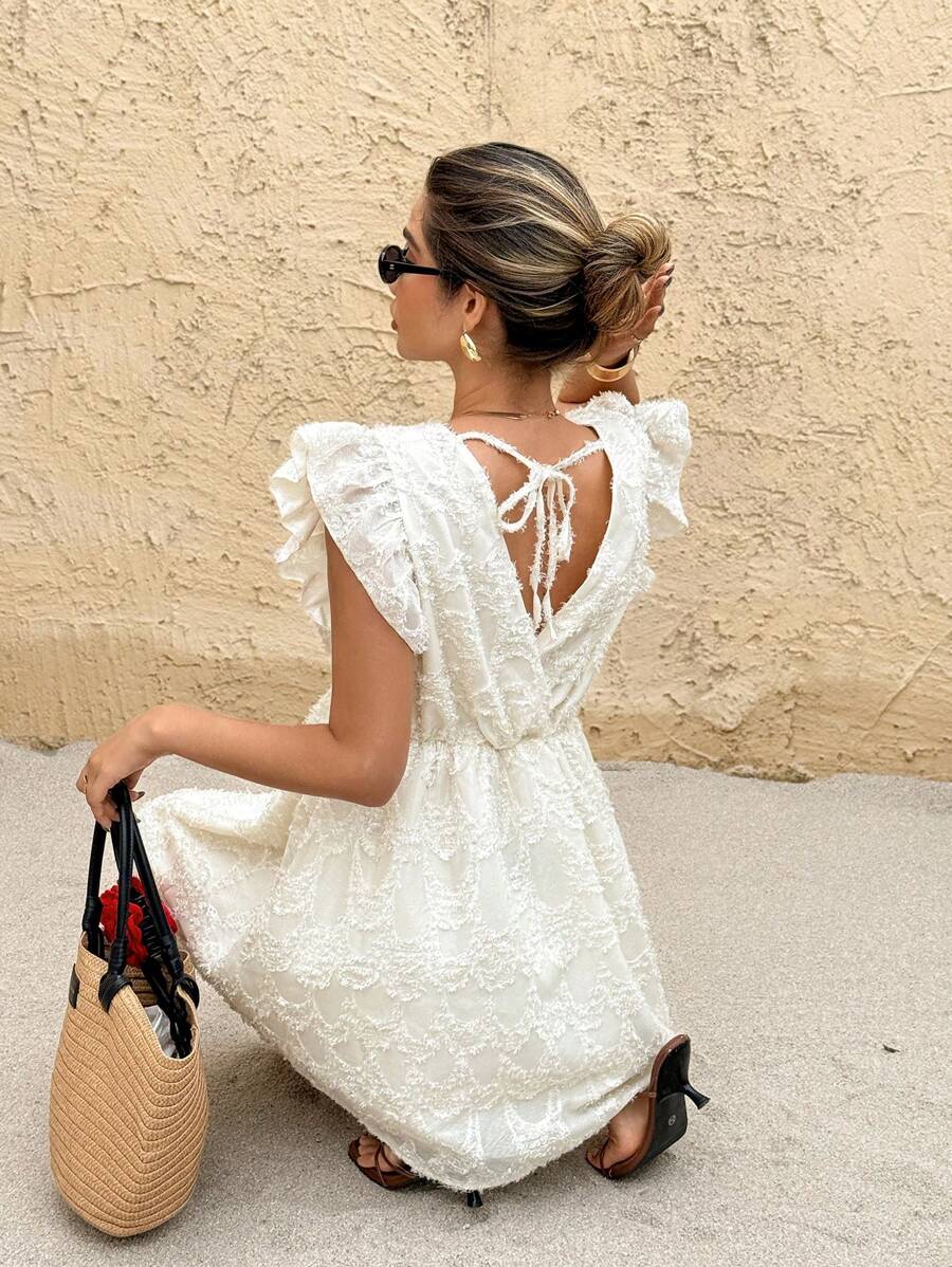 SHEIN Frenchy Váy trắng tay bay cổ chữ V đơn giản có họa tiết eo nhỏ mùa hè cho nữ, Bohemia, Váy mùa hè cho nữ Trang phục đi biển cho nữ Trang phục nghỉ mát cho nữ Trang phục phương Tây cho nữ Váy công sở mùa hè cho nữ Trang phục ngày 4 tháng 7 cho nữ Trang phục giáo viên cho nữ Váy chống nắng cho nữ - Màu be - Xem 1