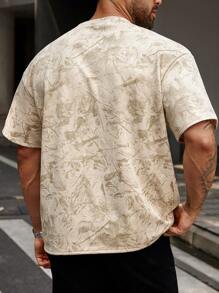 Manfinity CasualCool Camiseta de manga corta de cuello redondo con estampado completo para hombres de talla grande