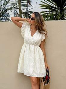 SHEIN Frenchy Váy trắng tay bay cổ chữ V đơn giản có họa tiết eo nhỏ mùa hè cho nữ, Bohemia, Váy mùa hè cho nữ Trang phục đi biển cho nữ Trang phục nghỉ mát cho nữ Trang phục phương Tây cho nữ Váy công sở mùa hè cho nữ Trang phục ngày 4 tháng 7 cho nữ Trang phục giáo viên cho nữ Váy chống nắng cho nữ - Màu be - Xem 6