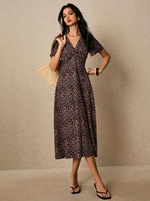 Poéselle Women's Minimalist Print V-Neck Short Sleeve Midi Dress