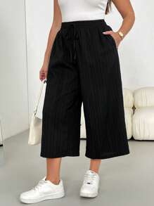 SHEIN Essnce 大码女装春夏时尚休闲宽松舒适清凉日常基础纹理面料弹力腰部黑色七分裤阔腿裤，简约风格，女式下装，工作裤，宽松裤，七分裤，飘逸裤 - 黑色 - 查看 3