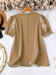 SHEIN LUNE 大码女式白色印花图案V领短袖衬衫，优雅大方，适合派对和通勤 - 彩色 - 查看 2