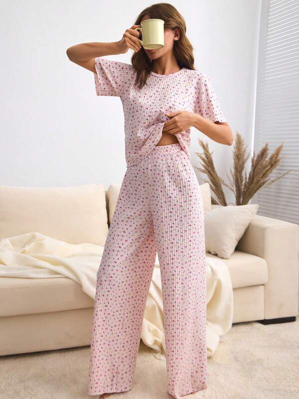 RueChic 2-delige set met kleurrijk bloemenpatroon voor dames, schattige loungeset met korte mouwen, shirt en broek