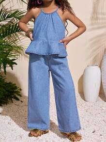 SHEIN Set de 2 piezas con top de mezclilla con cuello halter y volantes en el dobladillo, y pantalones de ajuste holgado para niña joven - Lavado ligero - Ver 2