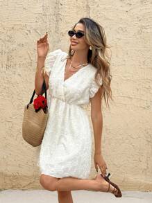 SHEIN Frenchy Váy trắng tay bay cổ chữ V đơn giản có họa tiết eo nhỏ mùa hè cho nữ, Bohemia, Váy mùa hè cho nữ Trang phục đi biển cho nữ Trang phục nghỉ mát cho nữ Trang phục phương Tây cho nữ Váy công sở mùa hè cho nữ Trang phục ngày 4 tháng 7 cho nữ Trang phục giáo viên cho nữ Váy chống nắng cho nữ - Màu be - Xem 3