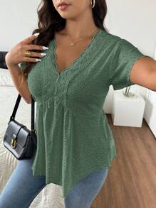 SHEIN Frenchy Áo thun họa tiết hoa thêu ren cổ chữ V cỡ lớn cho nữ - màu xanh lá - Xem 3