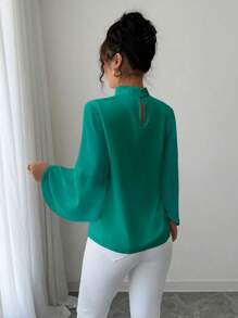 Rafferiza بلوزة أنيقة من الأسات الفرنسي مفصلة بقطع أقمشة الأسات - أخضر - مشاهدة 2