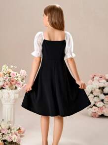 SHEIN 女童梭织拼色方领泡泡袖修身连衣裙 - 黑與白 - 查看 2