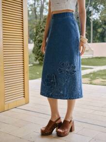 MOTF PREMIUM EMBROIDERY FLORAL PATTERN APPLIQUES SPLIT BACK DENIM SKIRT - Blue - View 2