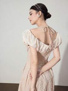 Modelyn 女式露肩花卉提花褶饰优雅连衣裙 - 杏色 - 查看 8