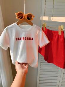 SHEIN Bubblio Bộ 2 món áo thun dệt kim rộng rãi họa tiết chữ và quần short cạp rút cho bé trai/bé gái, thích hợp mặc vào mùa xuân/hè, trong nhà hoặc ngoài trời - Đỏ - Xem 7