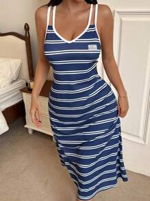 SHEIN Vestido informal para el hogar con estampado de rayas, tirantes finos, escote en U y espalda abierta para mujeres - Azul - Ver 5