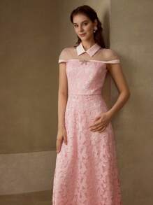 MOTF PREMIUM Vestido de gasa con escote de encaje guipur, detalles con lazo de cristales y bajo fluido - Rosa - Ver 6