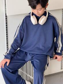 2 件套青少年男童休闲运动风格落肩宽松圆领针织上衣 T 恤和宽松撞色罗纹饰边运动裤套装，适合春夏季穿着，返校服装 - 寶藍色 - 查看 4