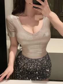 DAZY Tricou damă roz, casual, cu mânecă scurtă, cu decolteu în V strălucitor, bodycon, sexy și atrăgător pentru vară, cu paiete, ținută de carnaval pentru femei de Anul Nou - Caisă - Vizualizare 2