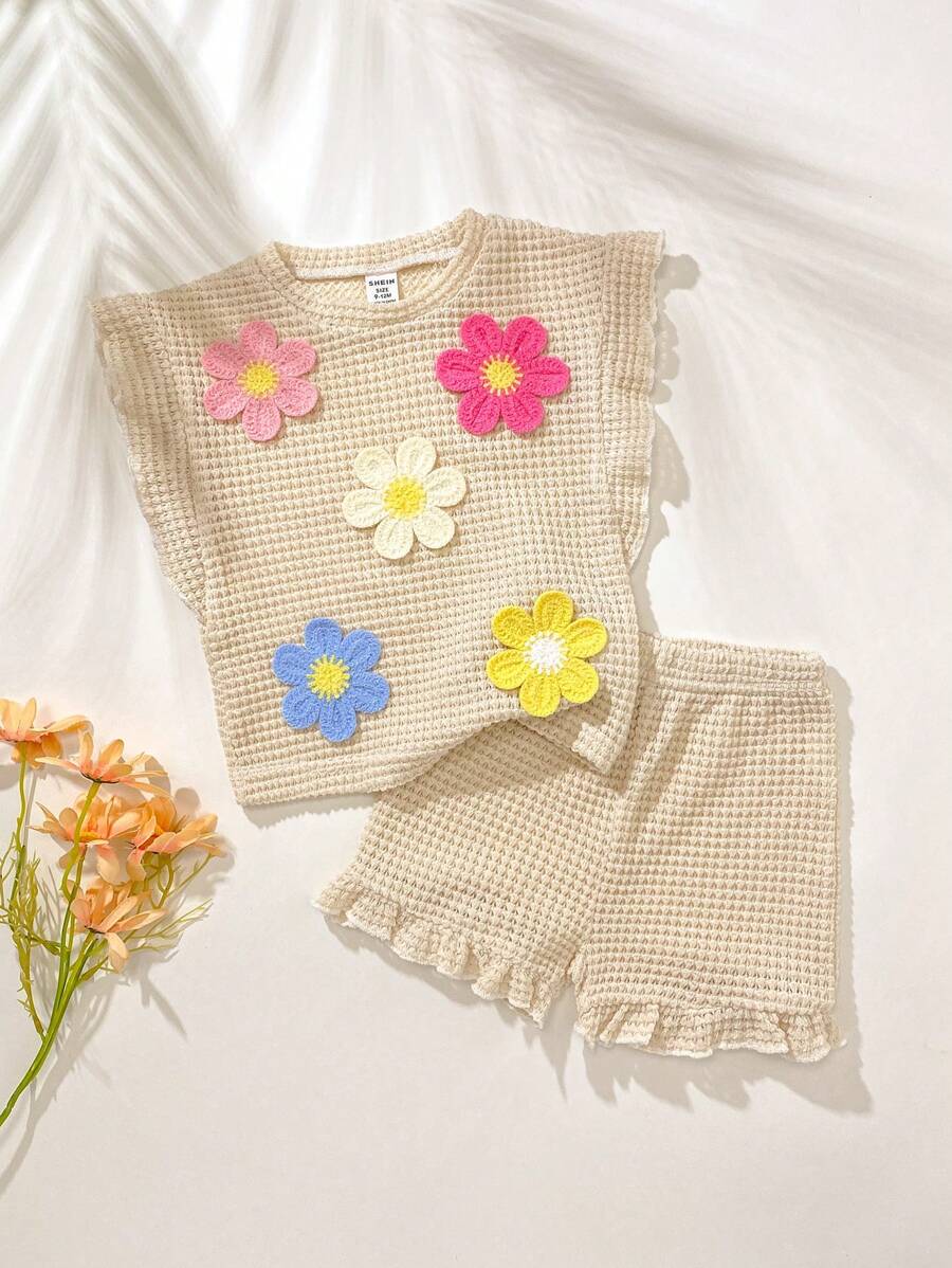 SHEIN Playful Pals 2 pièces Ensemble débardeur et short pour bébé fille de 0 à 3 ans, style printemps-été décontracté avec fleurs 3D, motif gaufré et grille en tricot crocheté - Blanc - Voir 1