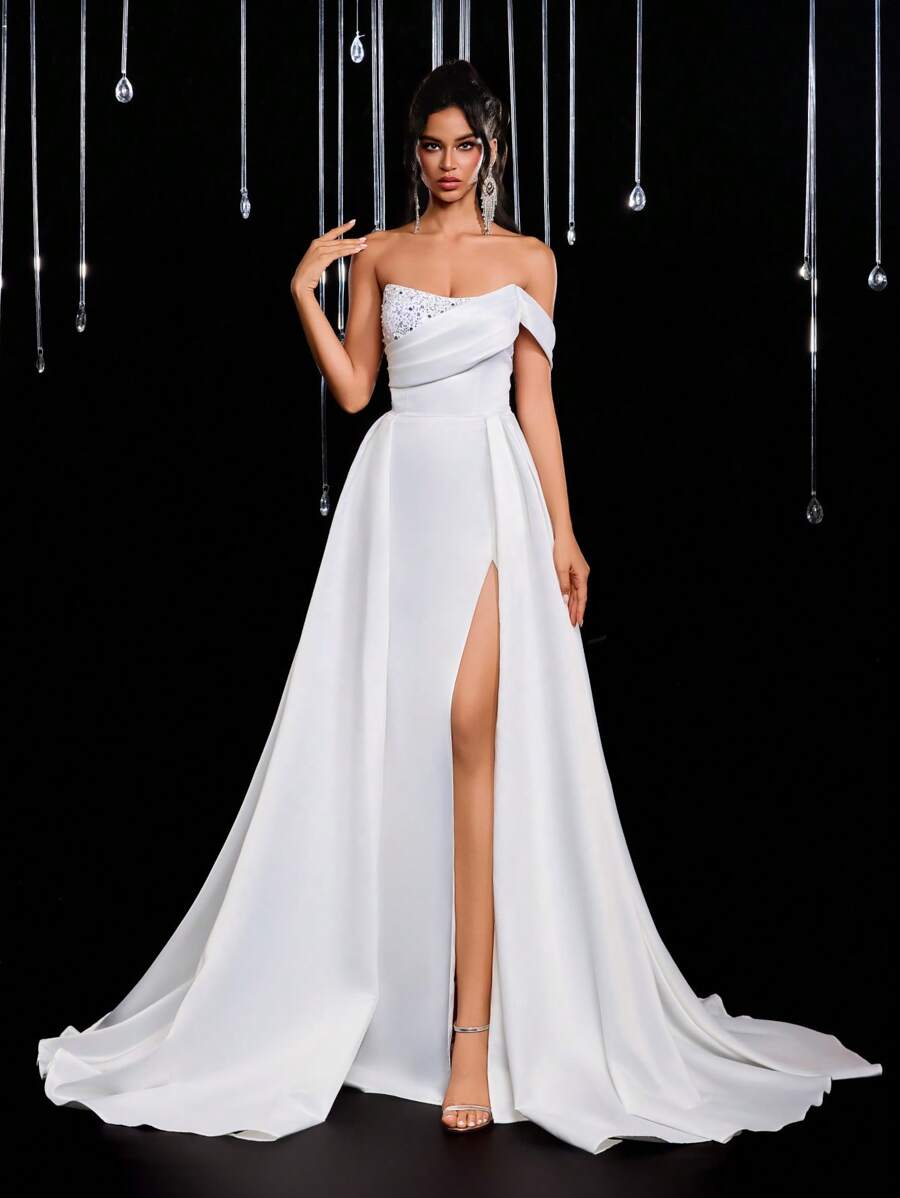 Glamrae Elegant And Gorgeous White Sequins Embroidery Stitching Satin Off-Shoulder One-Sleeve With Pleats High Waist Slim With Cascading Pleats Formal Oversized Skirt Tail Suitable For Wedding Festival Bridal Dress Party Formal Occasion Wedding Dress - White - View 1