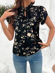 SHEIN Clasi 女式优雅荷叶边蝴蝶结花卉印花休闲短袖衬衫，春夏 - 黑色 - 查看 4