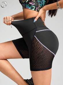 Innovista Pantalones cortos deportivos suaves y mantecosos para entrenamiento, con costuras de contraste, cintura alta, ropa deportiva diaria para yoga, entrenamiento HIIT, mallas elásticas de alto estiramiento, ropa de abrigo para otoño, movimiento cómodo y funcional, panel de malla de cebra transpirable con recorte, a prueba de sentadillas, para cardio, ciclismo, CrossFit, running, tenis, voleibol, paddle board, ejercicio al aire libre, a prueba de sudor, saludable, listo para TT, Reel de IG, INSTA OOTD, negro, morado, equipo de fitness para mamás trabajadoras, rendimiento atlético, minimalista, tonos naturales, estilo "chica limpia", Pilates, influencer de moda, diseño a rayas - Negro - Ver 3