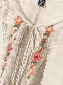 CosyJoli Áo sơ mi ren buộc phía trước họa tiết hoa cỡ lớn cho nữ - Màu be - Xem 3