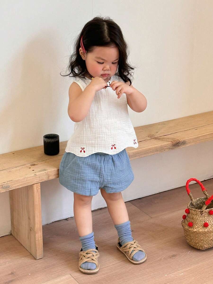 Dazy Kids 女童卡通刺绣圆领衬衫和荷叶边短裤两件套休闲套装 - 杏色 - 查看 1