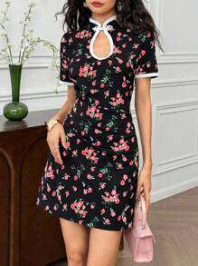EastFlair 女士花卉印花纽扣细节短袖优雅迷你连衣裙