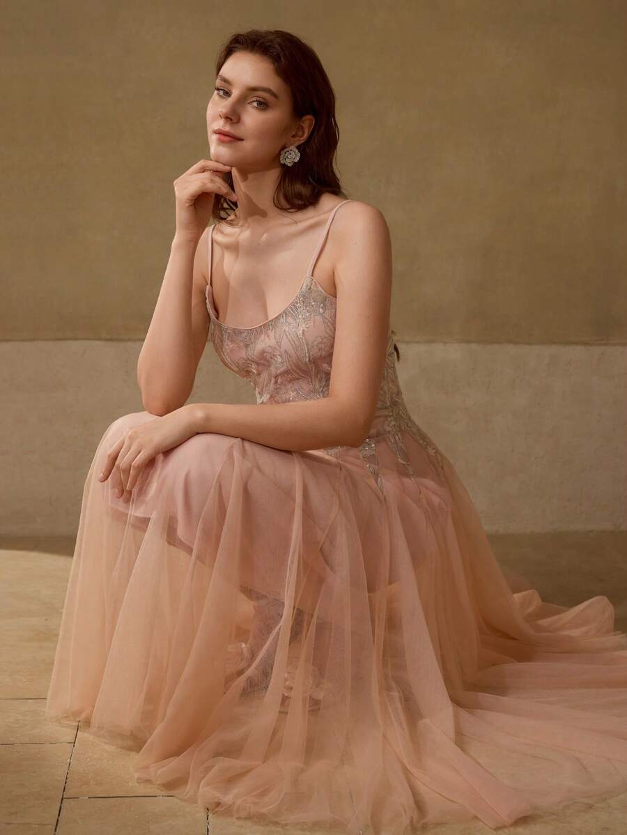 MOTF Soiréza /对比亮片刺绣鸡尾酒会礼服 - 彩色 - 查看 1