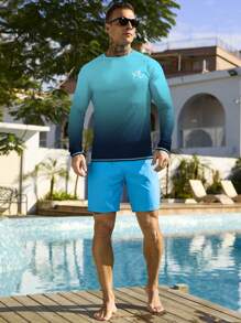 Manfinity Swimmode Camiseta de traje de baño para hombres con efecto degradado para surf en la playa