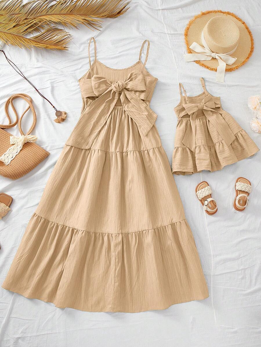 SHEIN Vestido sin mangas holgado de textura color caqui para bebé niña en vacaciones de verano - Caqui - Ver 1