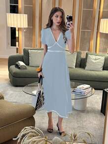 Chiquease Langes Kleid mit V-Ausschnitt, einfarbig, Patchwork, Volant, Laternenärmel, tailliert - Blau - Übersicht 5