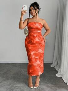 SHEIN Clasi Plus Size Tie-Dye Slit Thigh Bodycon Strapless Dress - Red - View 1