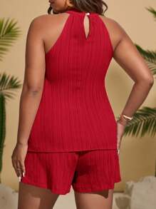 Travachic Bộ đồ hai mảnh màu đỏ cỡ lớn dành cho nữ: Áo cổ yếm có họa tiết và quần short cho mùa hè, trang phục ngày lễ - Đỏ - Xem 2